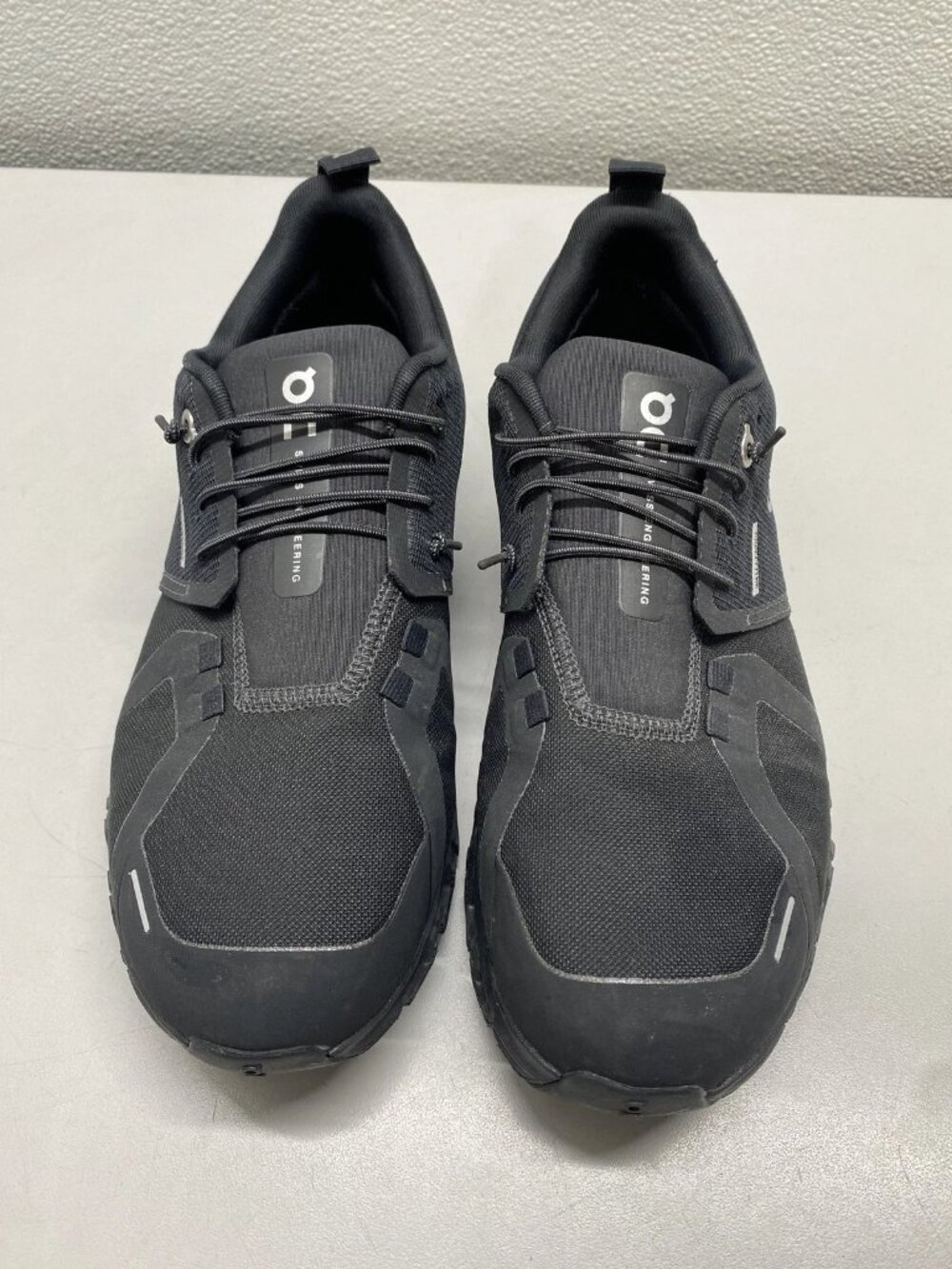 On Cloud 6 Waterproof Sneakers Black Women’s Size 9